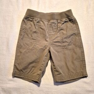 Tea Collection boys size 3T green shorts guc for fade, soft waisted